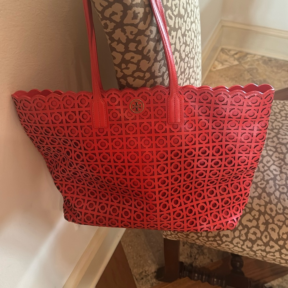 Tory Burch tote with defect on underside of strap